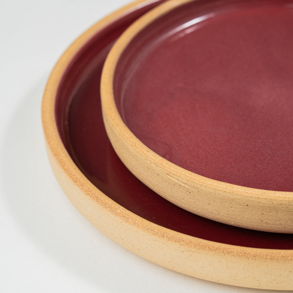 maroon-rimmed-plate-set-of-two